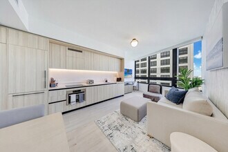 350 N Miami Ave, Unit SI ID1501545P in Miami, FL - Building Photo - Building Photo