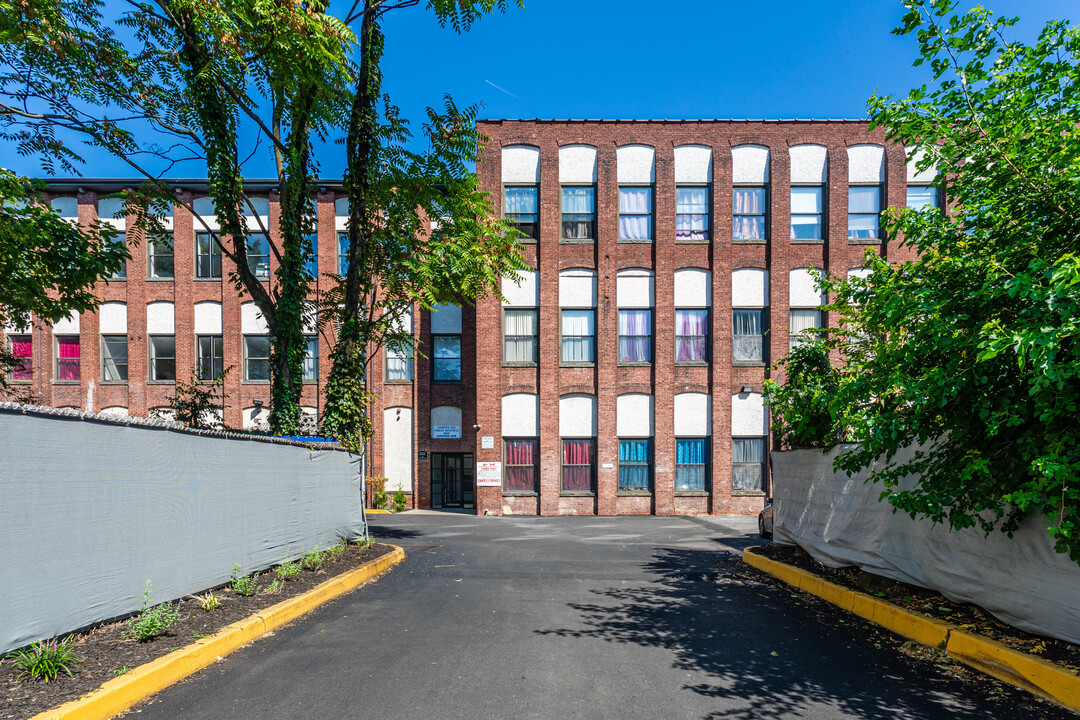 The Godwin Lofts in Paterson, NJ - Foto de edificio