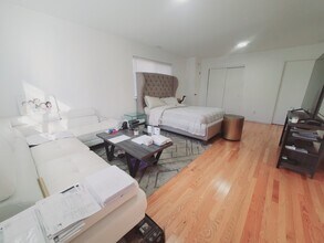 42 Dora St, Unit 5 in Stamford, CT - Building Photo - Building Photo