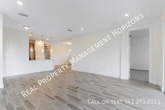 16218 San Donato Pl in Lakewood Ranch, FL - Building Photo - Building Photo