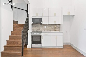 896 New York Ave in Brooklyn, NY - Building Photo - Building Photo