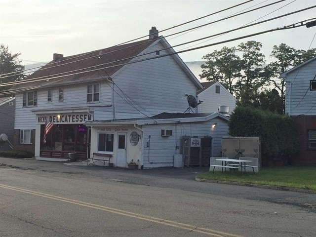 71 Old Glenham Rd in Fishkill, NY - Foto de edificio