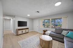 1073 Kenwood Dr in Dunedin, FL - Building Photo - Building Photo