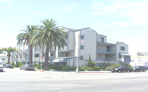 Park View Villas in Long Beach, CA - Building Photo - Building Photo