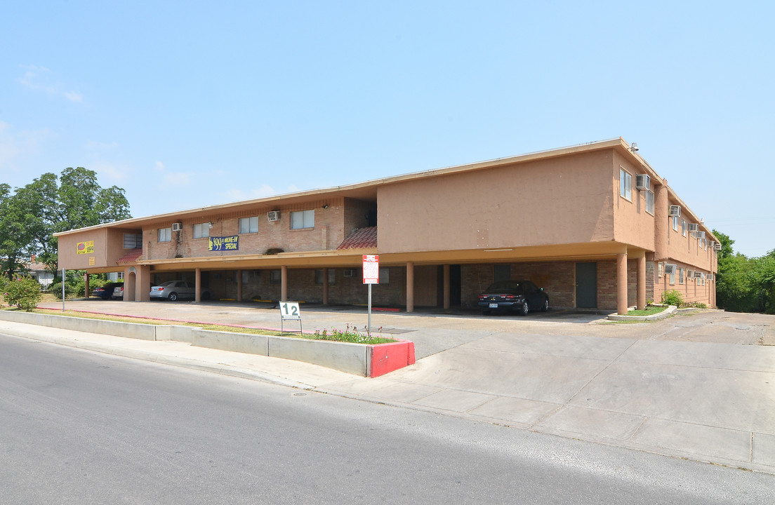 Grayson Ridge Apartments in San Antonio, TX - Building Photo