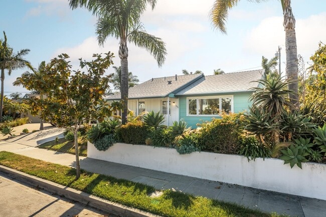 property at 1206 Del Oro Ave