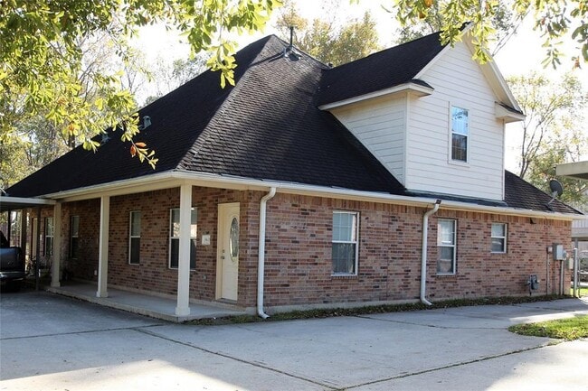 194 Davis St in Humble, TX - Building Photo - Building Photo