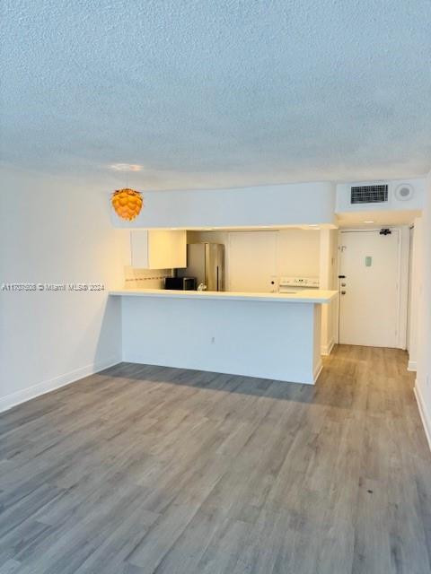 345 Ocean Dr, Unit 920 in Miami Beach, FL - Building Photo