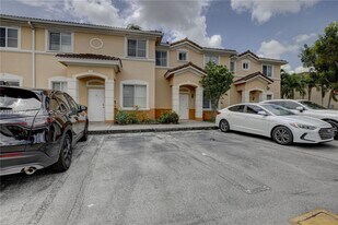 7341 NW 174th Terrace in Miami Gardens, FL - Building Photo