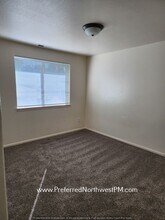 3675 Westleigh St in Eugene, OR - Building Photo - Building Photo