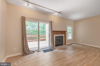 1657 Oak Spring Way in Reston, VA - Building Photo - Building Photo