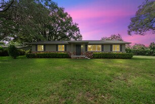 1300 NE 48th Avenue Rd in Ocala, FL - Building Photo