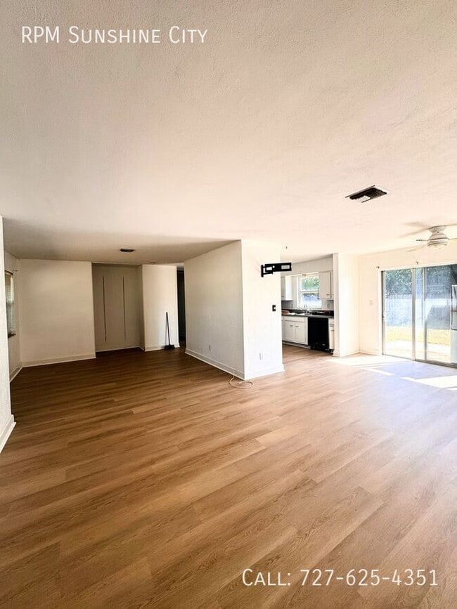 11382 80th Ave N in Seminole, FL - Building Photo - Building Photo