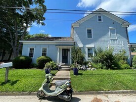 475 Youngs Ave in Southold, NY - Building Photo