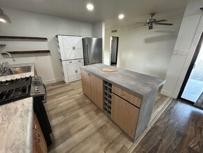 2324 S Sallee St in Visalia, CA - Building Photo - Building Photo