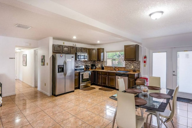 2721 Raeford Rd