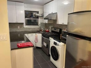 136-45 Jewel Ave in Queens, NY - Building Photo - Building Photo