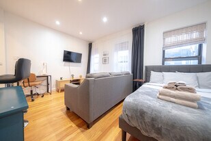 317 E 75th St in New York, NY - Building Photo