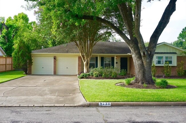 9538 Meadowglen Ln in Houston, TX - Building Photo - Building Photo