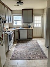 1102A Grove St in Charlottesville, VA - Foto de edificio - Building Photo