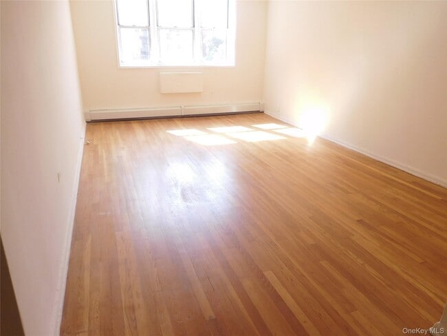 34-20 Parsons Blvd in Queens, NY - Building Photo - Building Photo