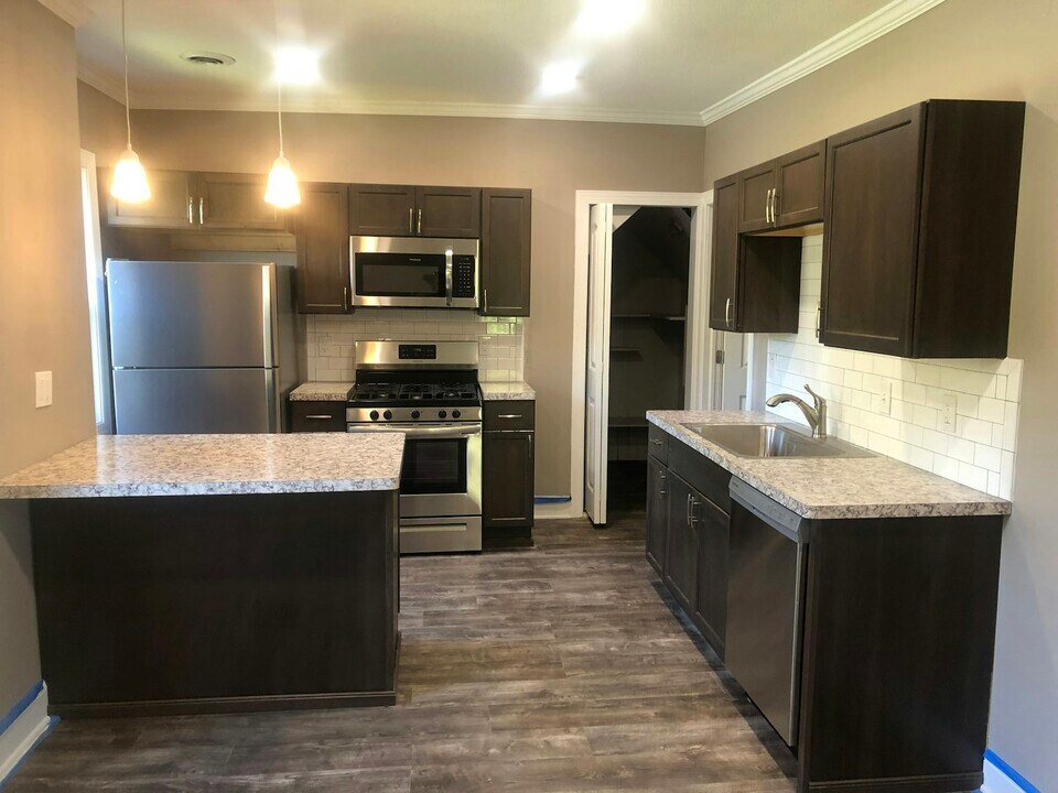 83 Emslie St-Unit -Upper in Buffalo, NY - Building Photo