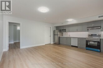 19 D'Arcy St in Toronto, ON - Building Photo - Building Photo