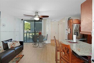 2075 SW 122nd Ave in Miami, FL - Building Photo - Building Photo