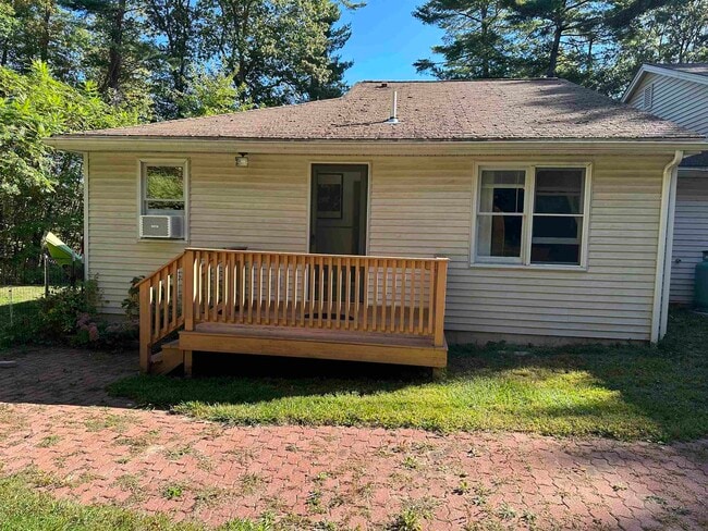 208 Long Pond Rd in Danville, NH - Building Photo - Building Photo