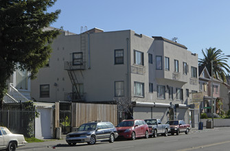 1000-1004 18th St in Oakland, CA - Building Photo - Building Photo