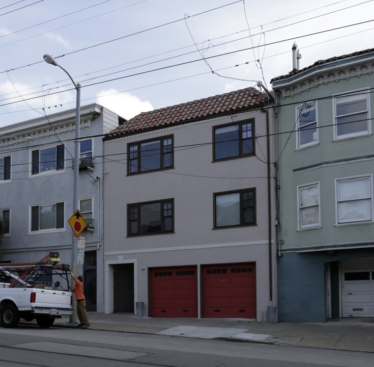 1325 Church St in San Francisco, CA - Building Photo
