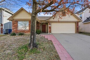 2918 St Rita Dr in Dallas, TX - Building Photo