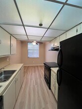 1470 NE 123rd St in North Miami, FL - Foto de edificio - Building Photo