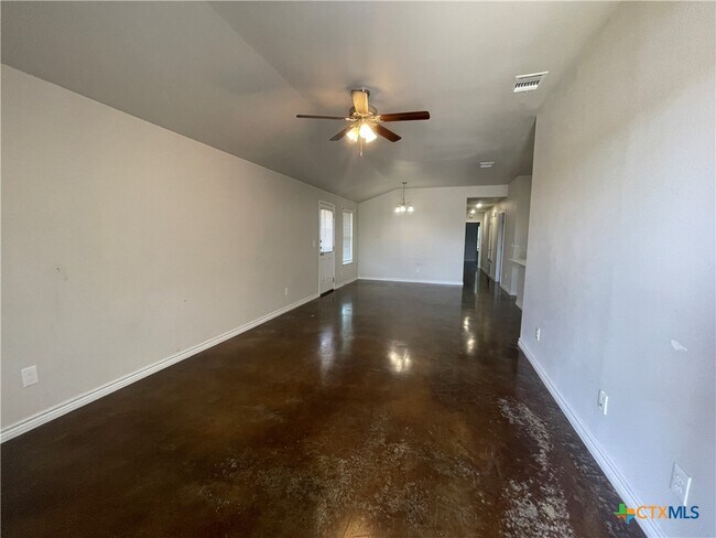 202 Lowes Blvd in Killeen, TX - Building Photo - Building Photo