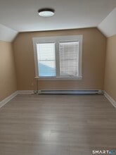 220 Alpine St in Bridgeport, CT - Building Photo - Building Photo