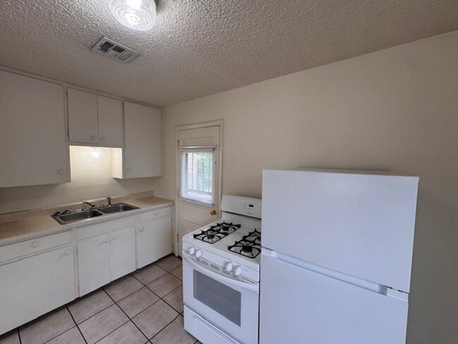 1224 Iowa St in Norman, OK - Building Photo - Building Photo