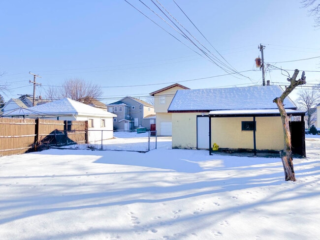 616 Vine St in Joliet, IL - Building Photo - Building Photo