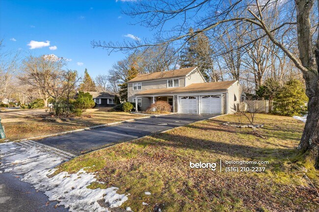 68 Sycamore Cir in Stony Brook, NY - Building Photo - Building Photo