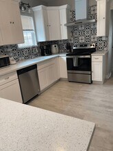 6716 Jefferson Blvd in Groves, TX - Building Photo - Building Photo