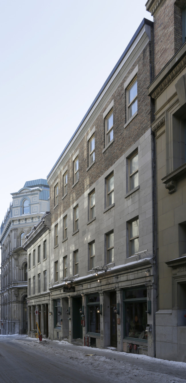 436-440 Saint-François-Xavier in Montréal, QC - Building Photo - Primary Photo