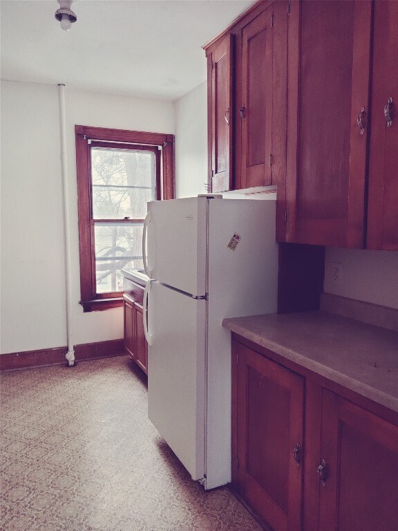 74-76 Floral Ave-Unit -Apt 3 in Johnson City, NY - Building Photo - Building Photo