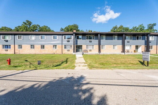 ONE11 UTICA PARK in Utica, MI - Building Photo - Building Photo