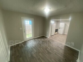 2320 E Brookside Ave in Indianapolis, IN - Building Photo - Building Photo