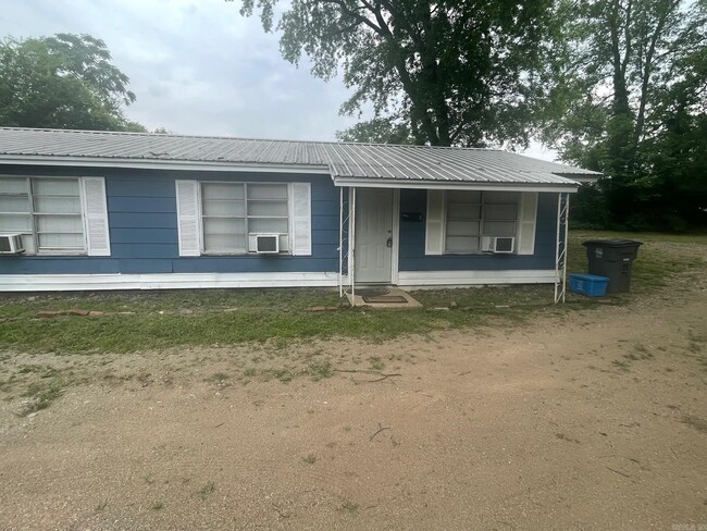 319 Silver St in Hot Springs, AR - Building Photo - Building Photo