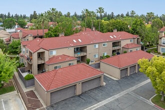 Villa San Marcos in Fresno, CA - Foto de edificio - Building Photo