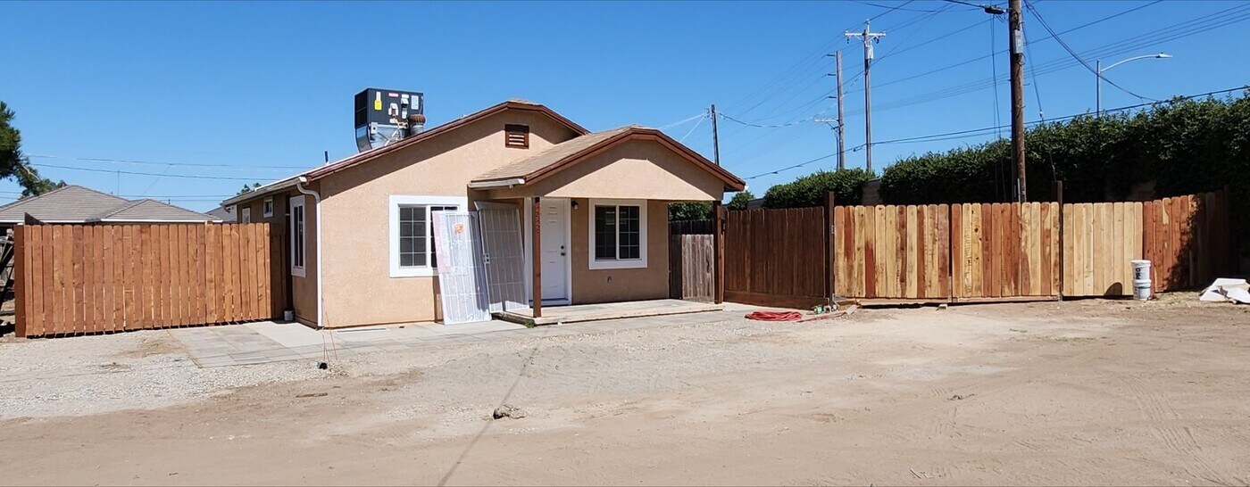 2926 Big Sandy Ave in Merced, CA - Building Photo