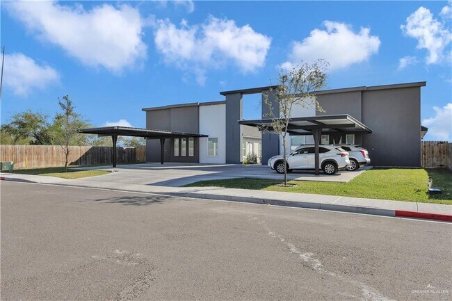 17 E Mayfair St in Edinburg, TX - Building Photo - Building Photo