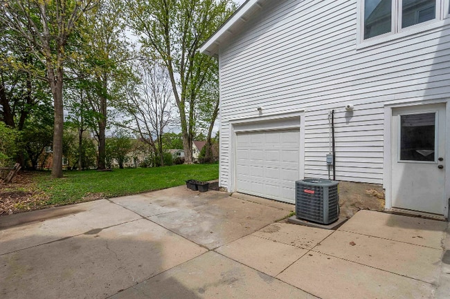 1215 Mt Pleasant St in Dubuque, IA - Building Photo - Building Photo