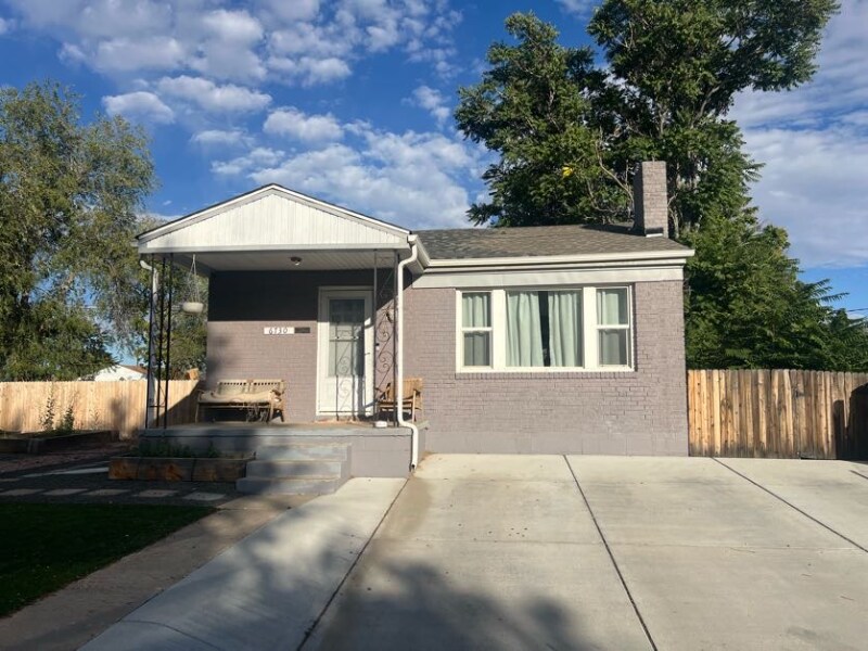 6730 Oneida St in Commerce City, CO - Building Photo