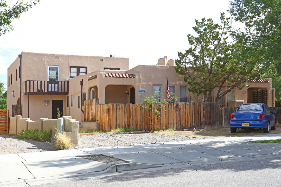 2139 Silver Ave SE in Albuquerque, NM - Building Photo